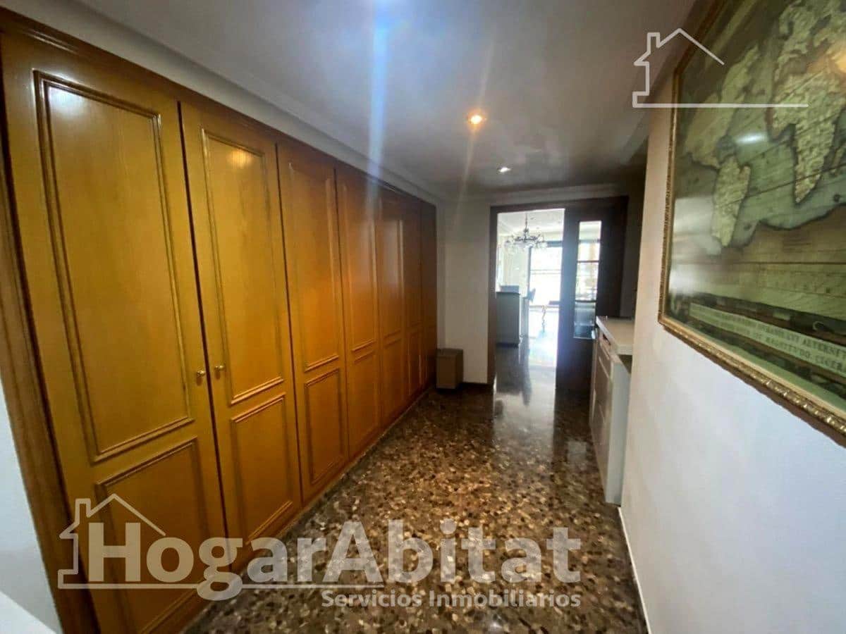 Piso de 3 habitaciones en València ciudad en venta con garaje - 530.000 € (Ref: 9881985)