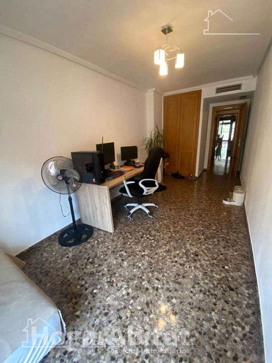 Piso de 3 habitaciones en València ciudad en venta con garaje - 530.000 € (Ref: 9881985)