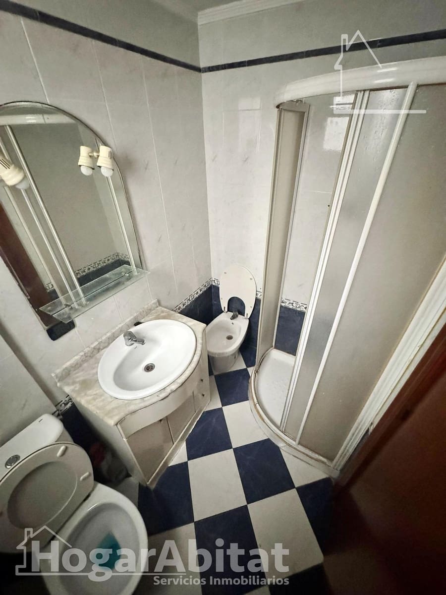3 bedroom Flat for sale in Castello de la Plana - € 129,000 (Ref: 9881986)