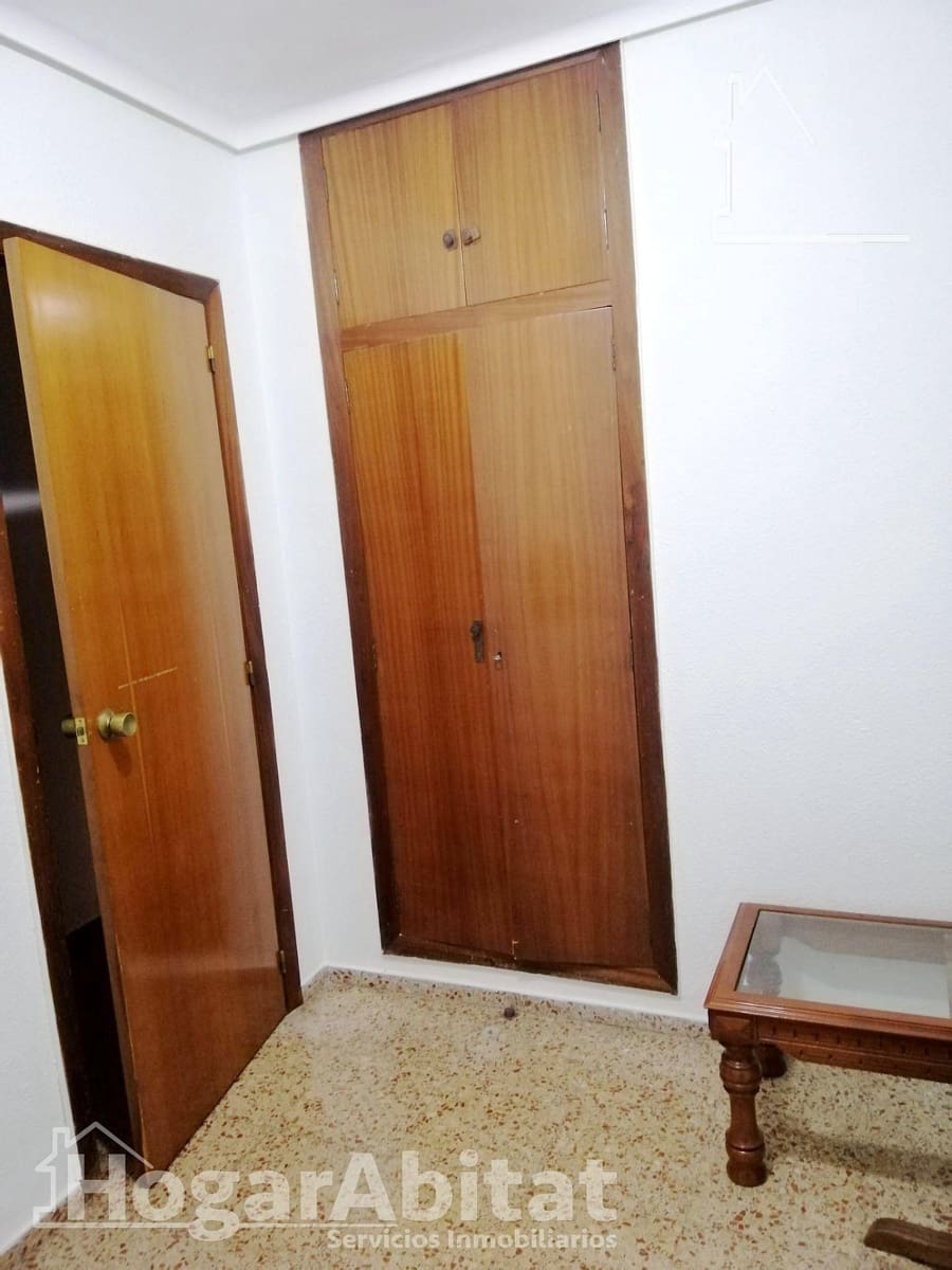 4 bedroom Flat for sale in Castello de la Plana - € 169,000 (Ref: 9884874)