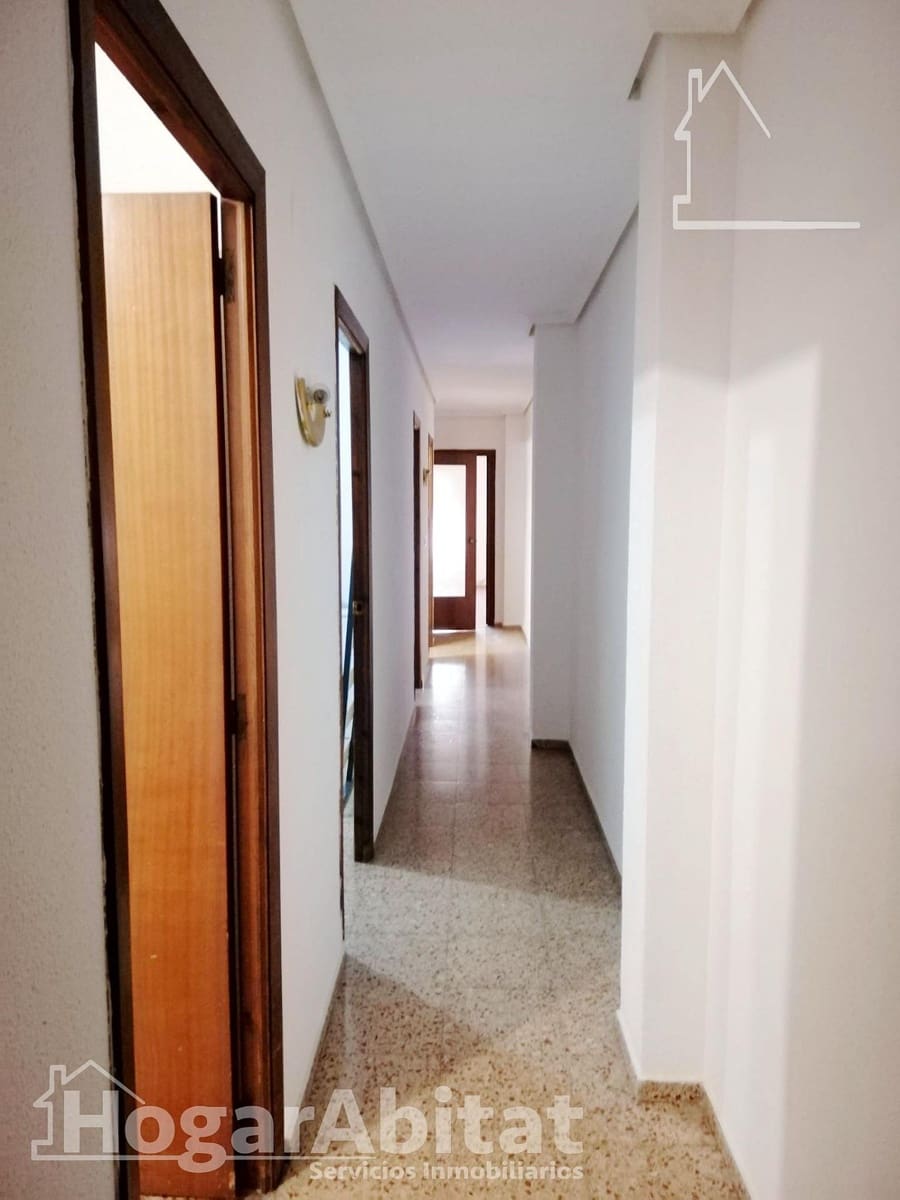 4 bedroom Flat for sale in Castello de la Plana - € 169,000 (Ref: 9884874)