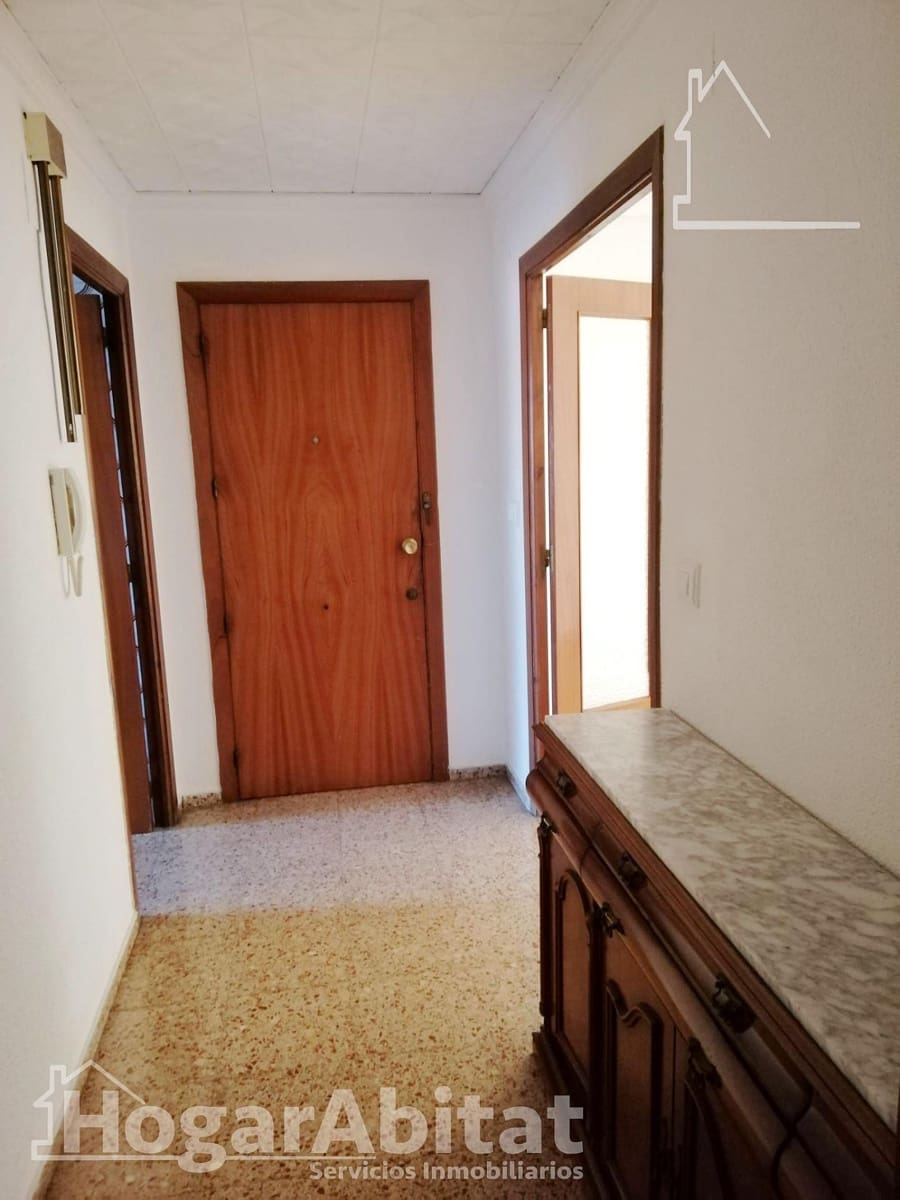 4 bedroom Flat for sale in Castello de la Plana - € 169,000 (Ref: 9884874)