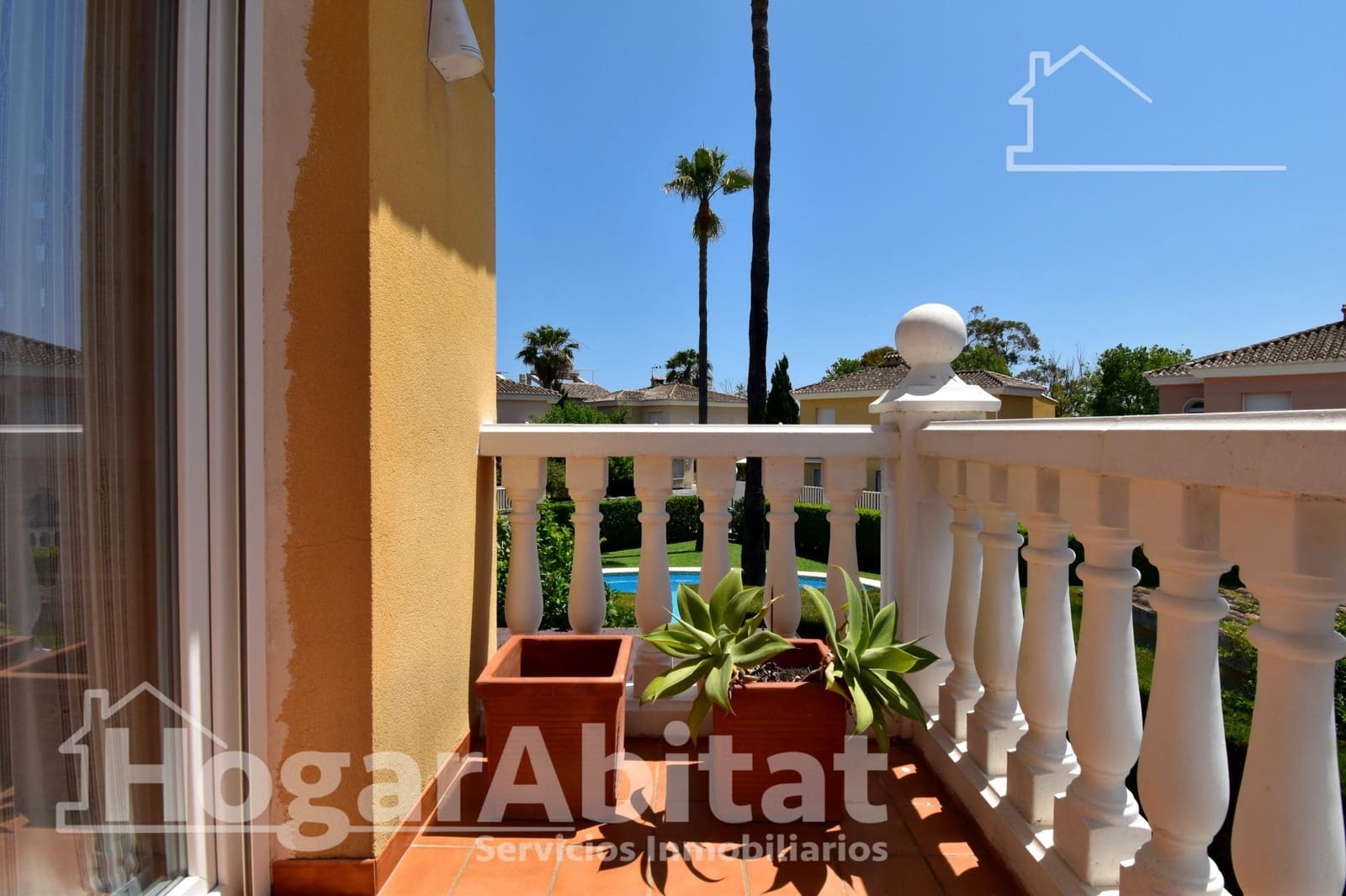 2 bedroom Terraced Villa for sale in Oliva with pool - € 390,000 (Ref: 9884877)