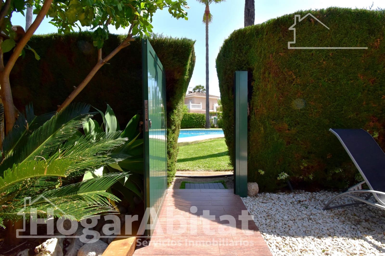 2 bedroom Terraced Villa for sale in Oliva with pool - € 390,000 (Ref: 9884877)