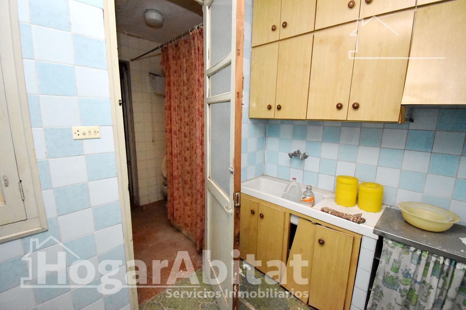7 bedroom Townhouse for sale in Castello de la Plana - € 150,000 (Ref: 9884891)