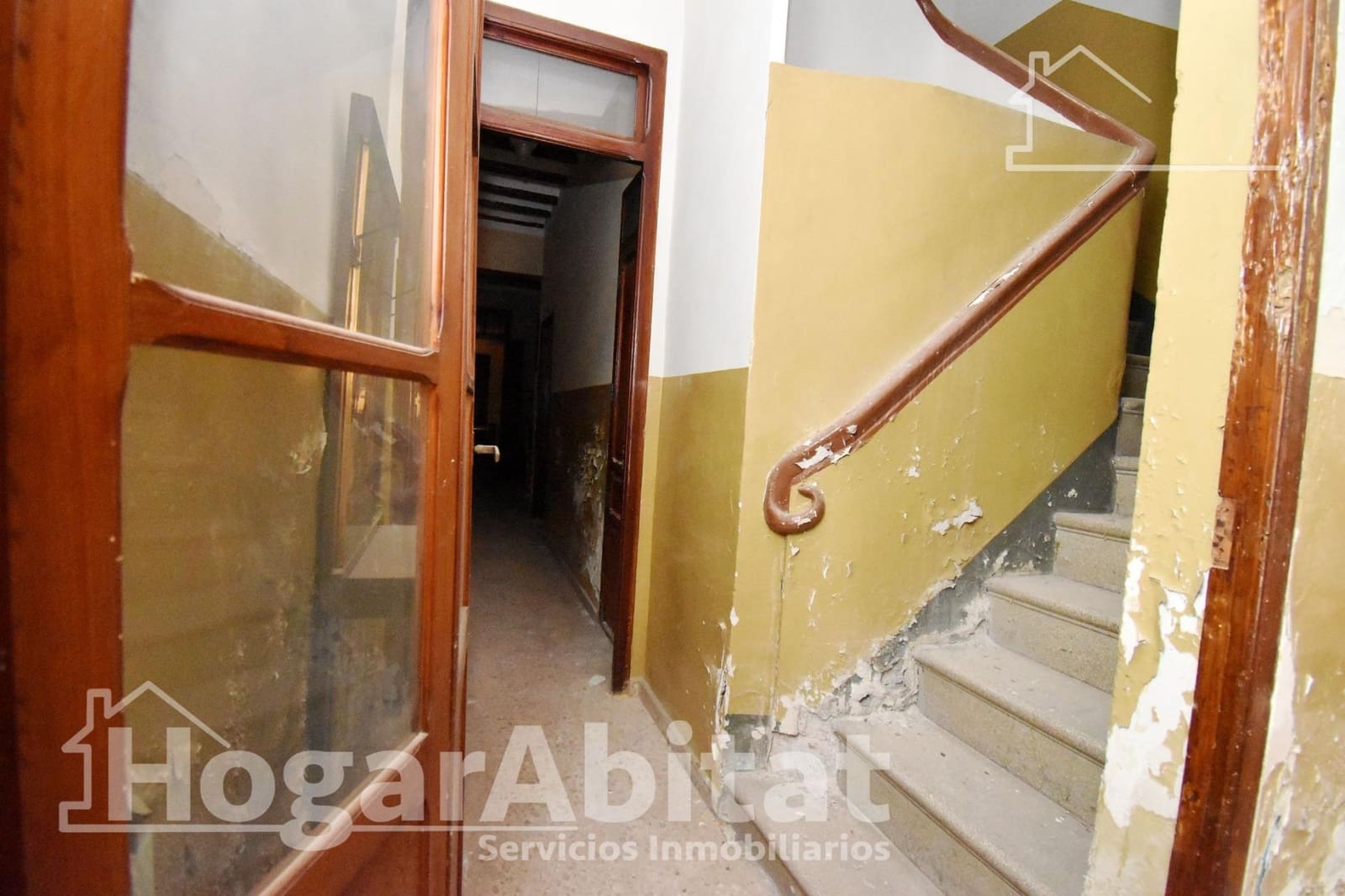 7 bedroom Townhouse for sale in Castello de la Plana - € 150,000 (Ref: 9884891)