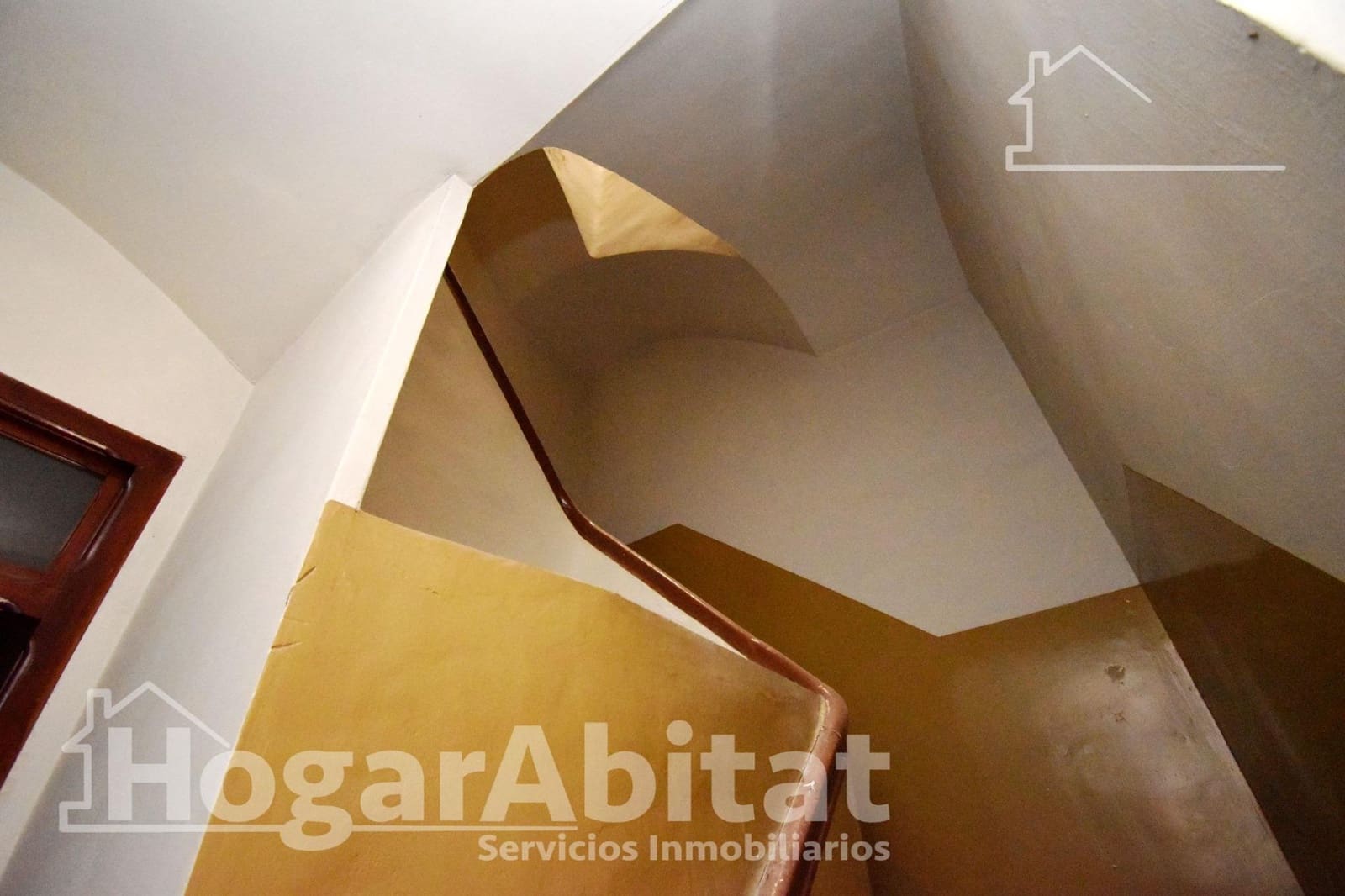 7 bedroom Townhouse for sale in Castello de la Plana - € 150,000 (Ref: 9884891)