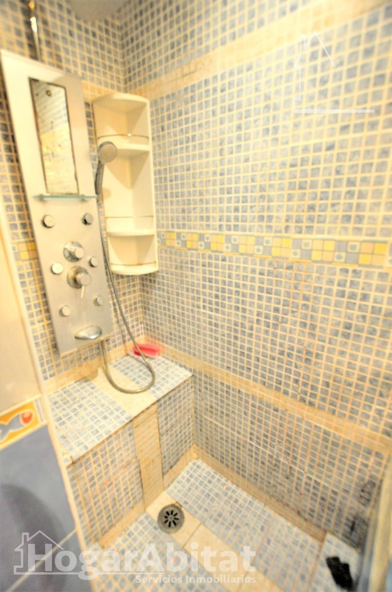 Piso de 2 habitaciones en València ciudad en venta - 215.000 € (Ref: 9890422)
