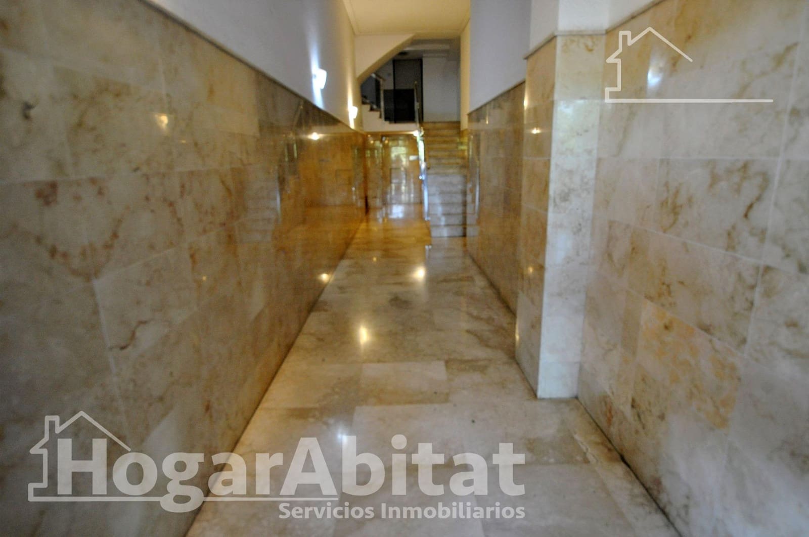 Piso de 2 habitaciones en València ciudad en venta - 215.000 € (Ref: 9890422)