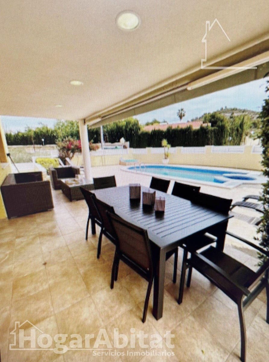 5 Zimmer Villa zu verkaufen in Borriol mit Pool Garage - 380.000 € (Ref: 9890425)