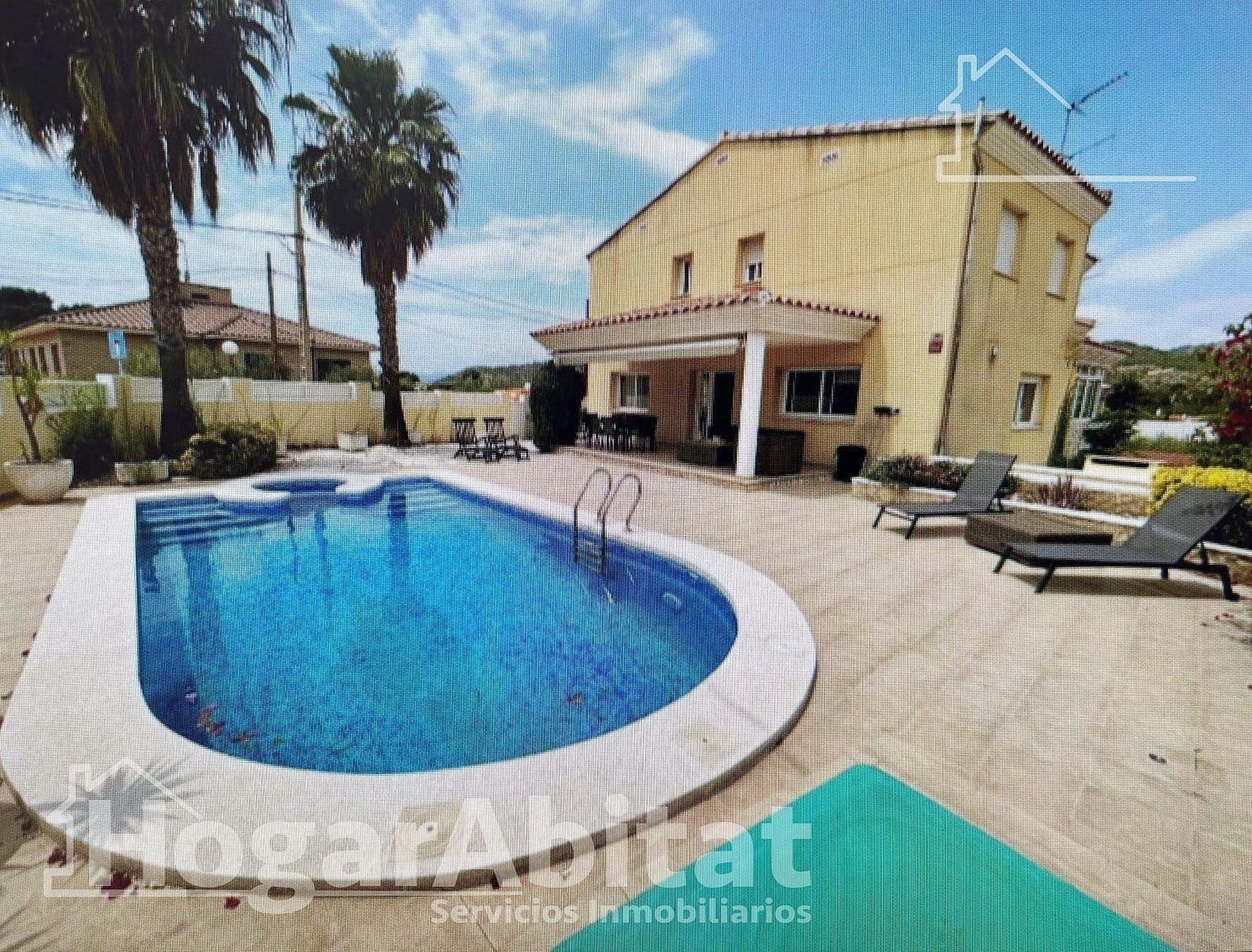 5 Zimmer Villa zu verkaufen in Borriol mit Pool Garage - 380.000 € (Ref: 9890425)