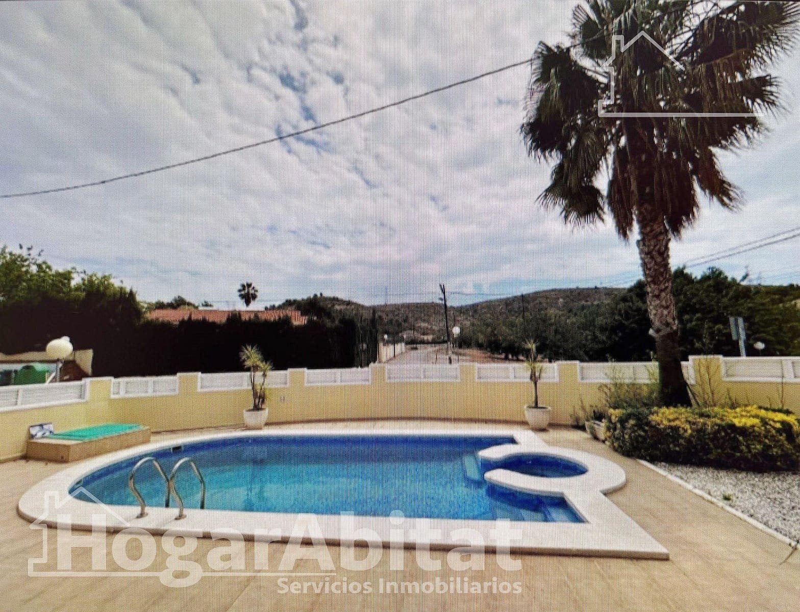 5 Zimmer Villa zu verkaufen in Borriol mit Pool Garage - 380.000 € (Ref: 9890425)