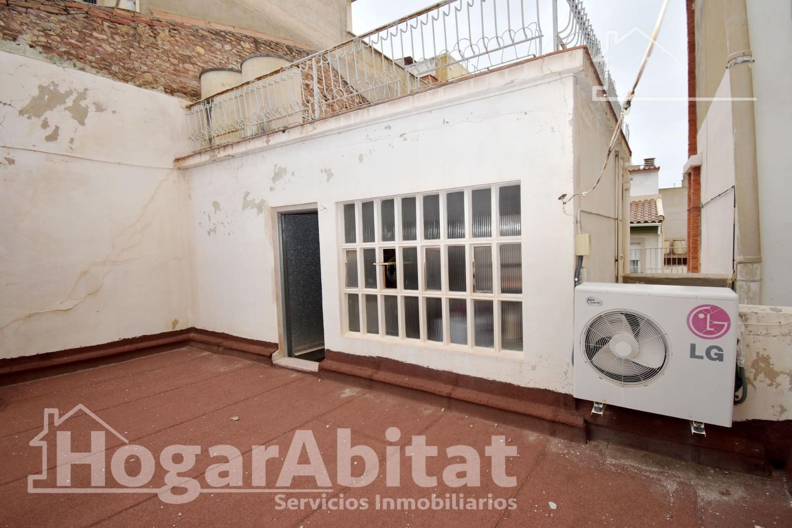 6 bedroom Semi-detached Villa for sale in Burriana / Borriana with garage - € 300,000 (Ref: 9890429)