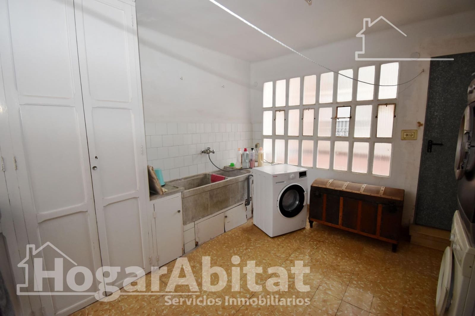6 bedroom Semi-detached Villa for sale in Burriana / Borriana with garage - € 300,000 (Ref: 9890429)
