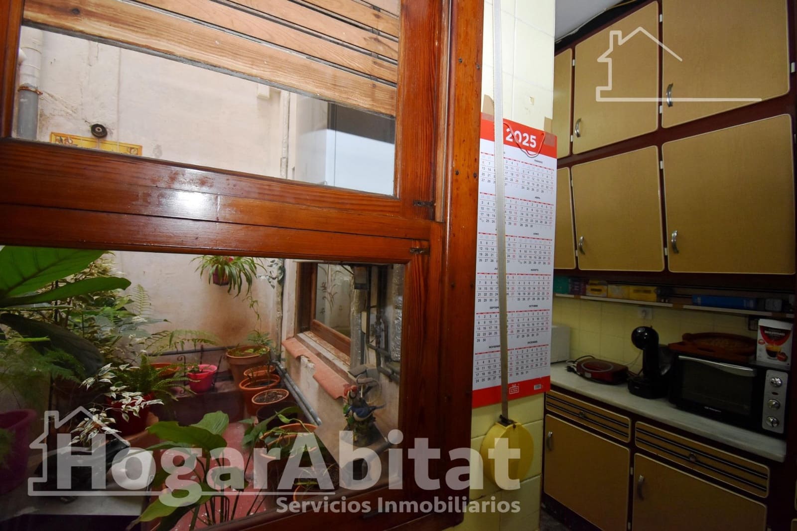 6 bedroom Semi-detached Villa for sale in Burriana / Borriana with garage - € 300,000 (Ref: 9890429)