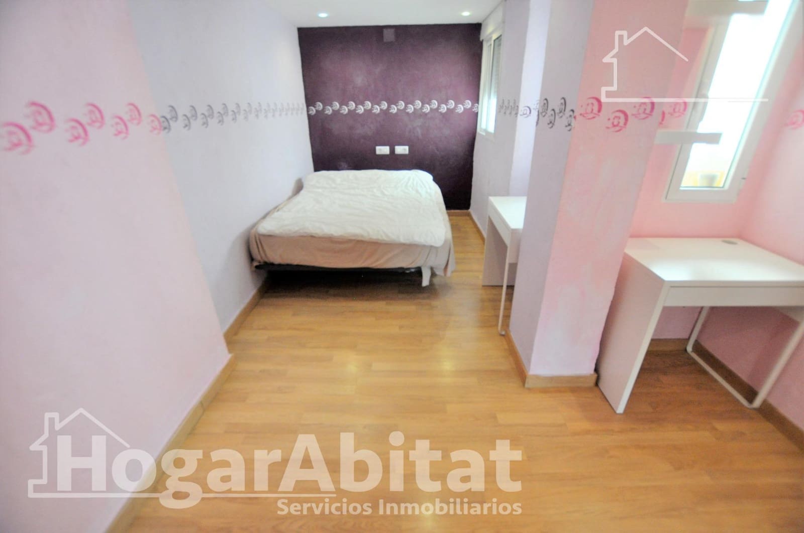 2 bedroom Flat for sale in Valencia city - € 215,000 (Ref: 9892425)