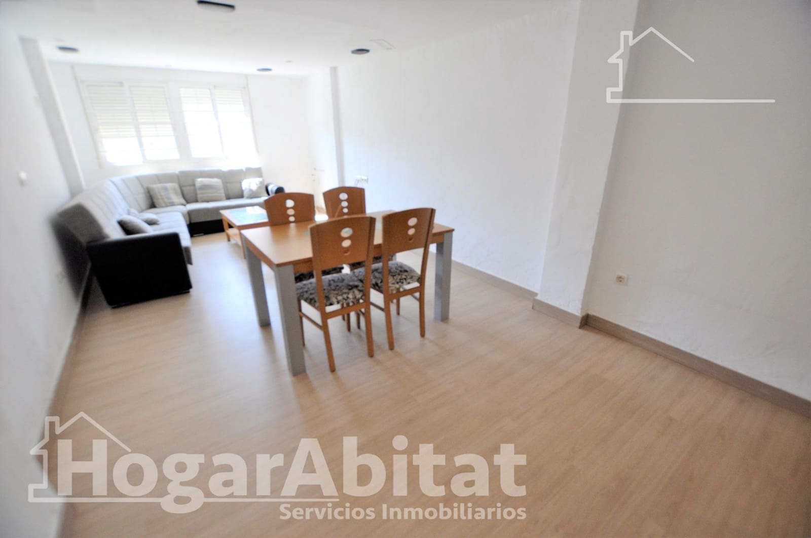 2 bedroom Flat for sale in Valencia city - € 215,000 (Ref: 9892425)