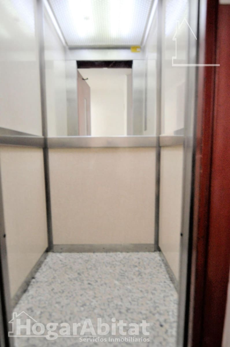 2 bedroom Flat for sale in Valencia city - € 215,000 (Ref: 9892425)