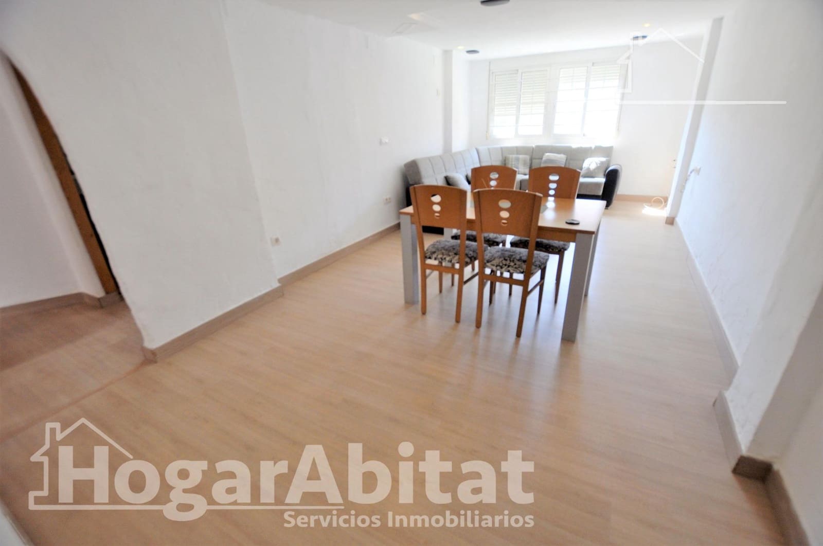 2 bedroom Flat for sale in Valencia city - € 215,000 (Ref: 9892425)