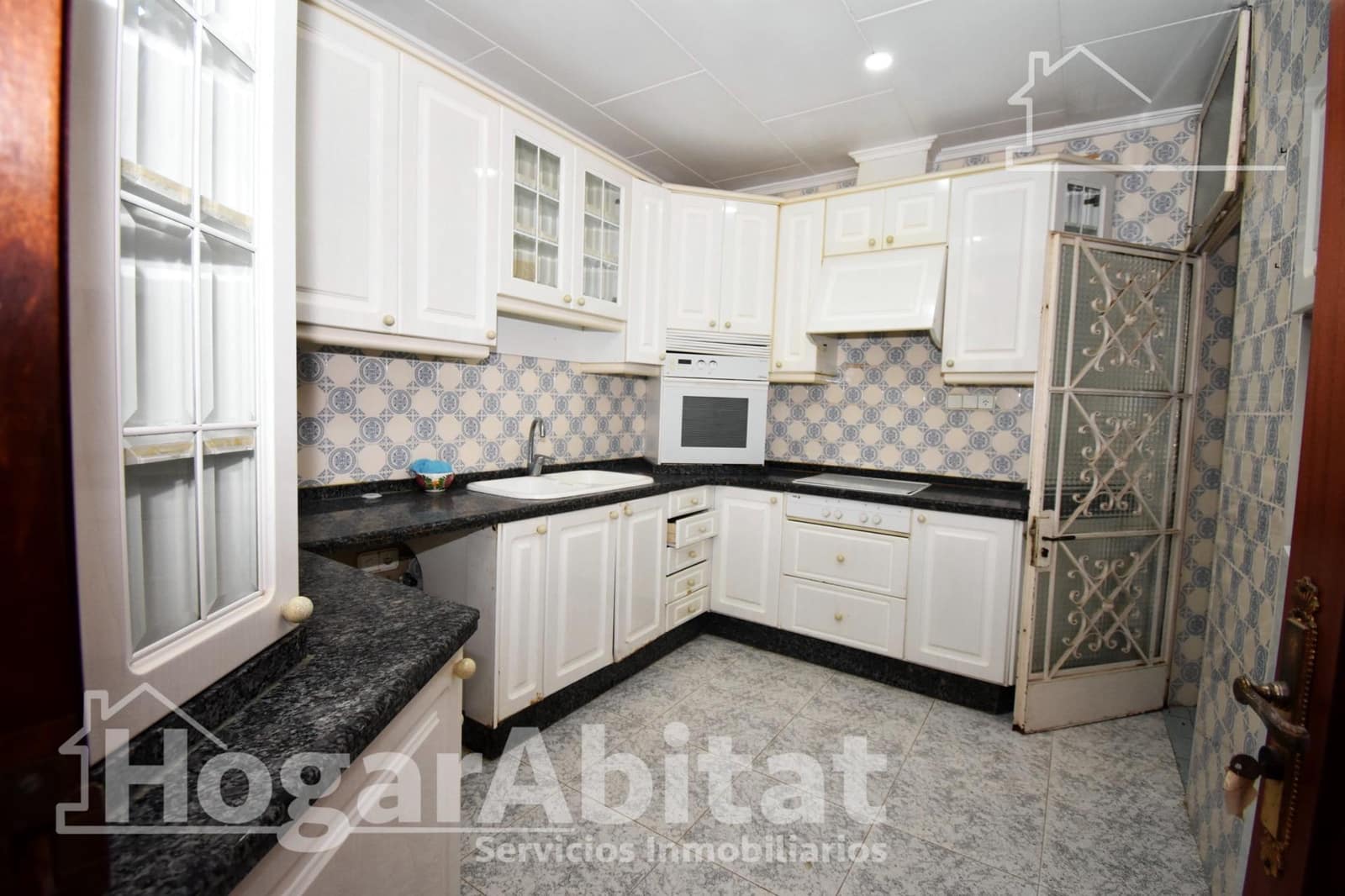 4 sovrum Lägenhet till salu i Catarroja med garage - 270 000 € (Ref: 9893921)