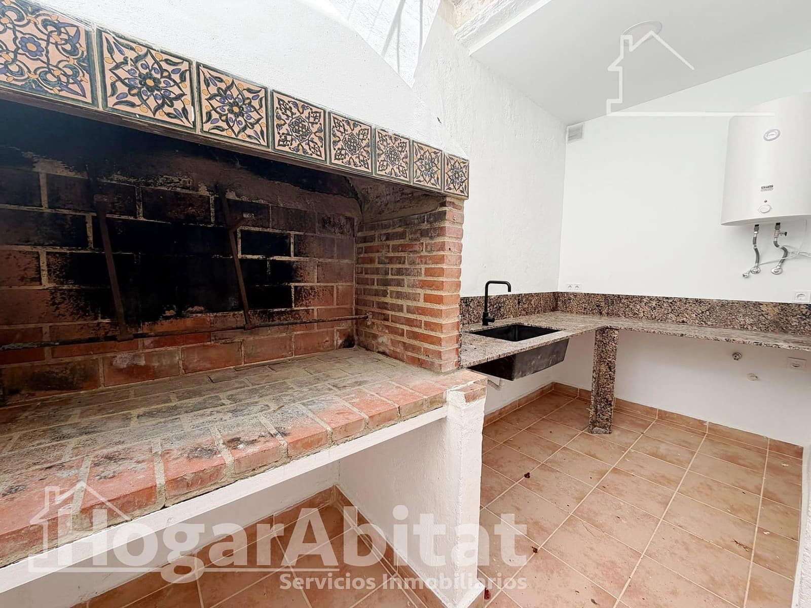 3 bedroom Flat for sale in Sagunto / Sagunt - € 245,000 (Ref: 9896382)