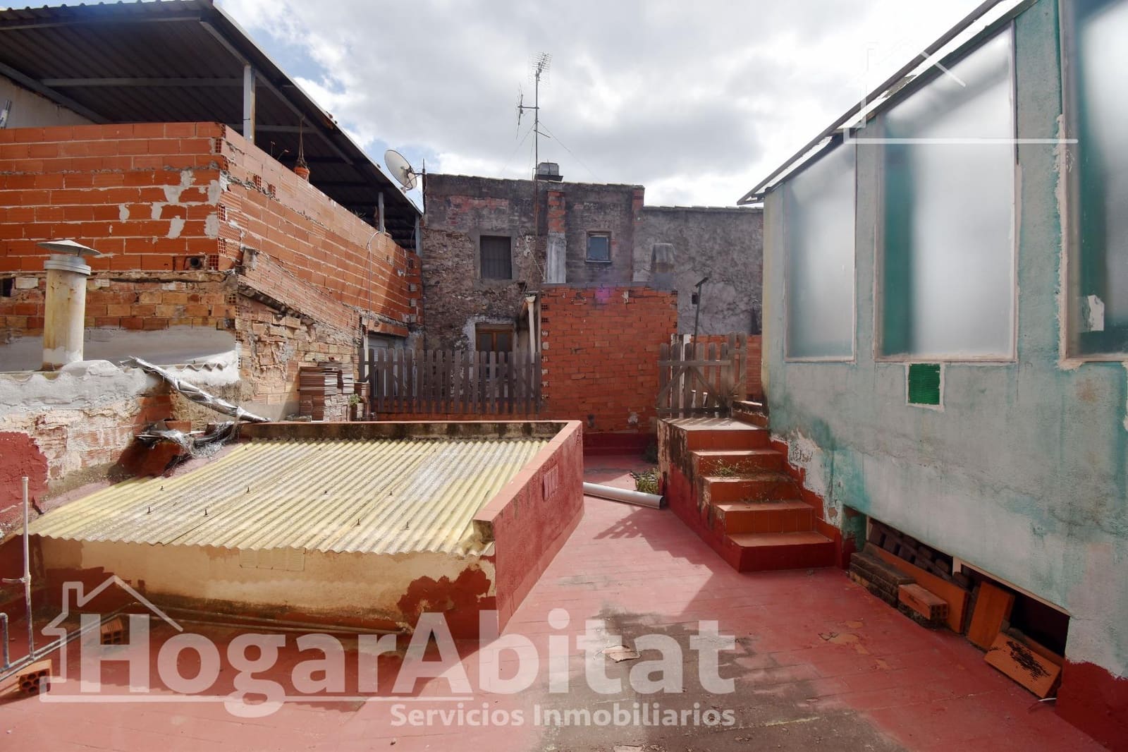 4 bedroom Townhouse for sale in Onda - € 145,000 (Ref: 9896390)