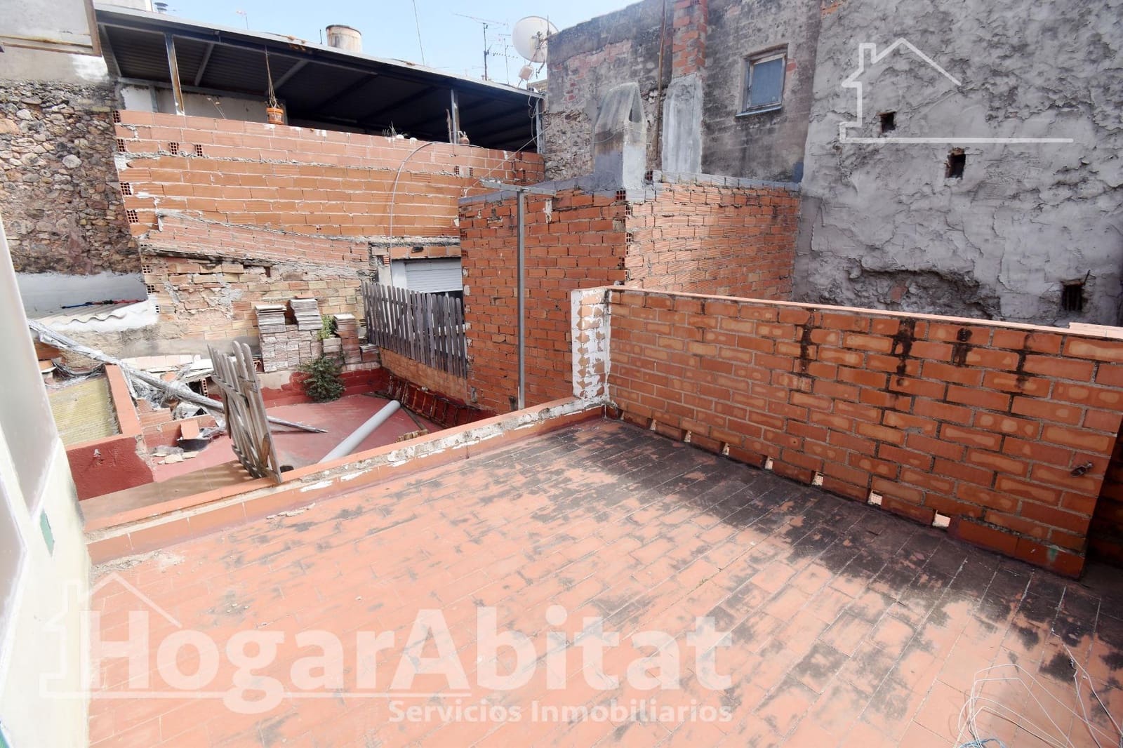 4 bedroom Townhouse for sale in Onda - € 145,000 (Ref: 9896390)