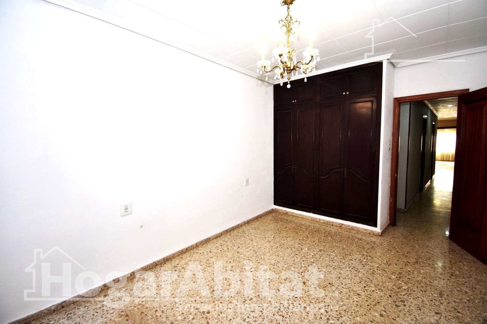 4 bedroom Flat for sale in Catarroja with garage - € 270,000 (Ref: 9898734)
