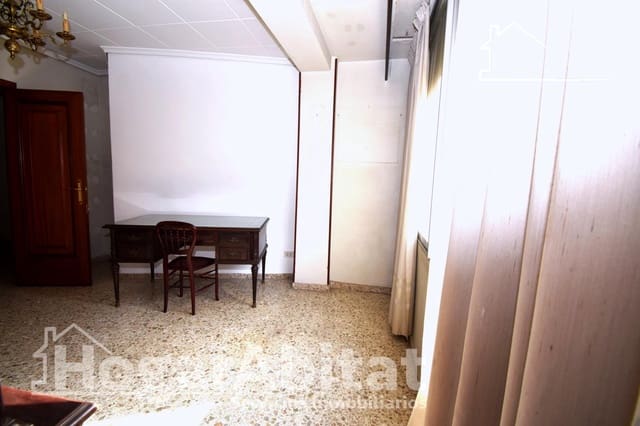 4 bedroom Flat for sale in Catarroja - € 270,000 (Ref: 9898734)