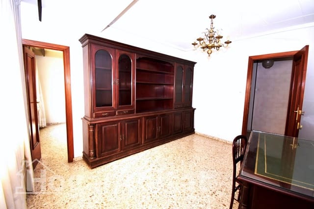 4 bedroom Flat for sale in Catarroja - € 270,000 (Ref: 9898734)