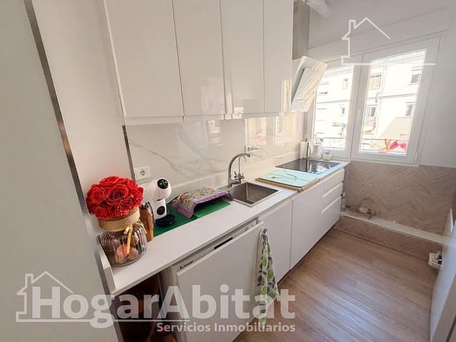 3 makuuhuone Asunto myytävänä paikassa Ciutat Jardi, Valencia kaupunki - 285 000 € (Ref: 9903988)