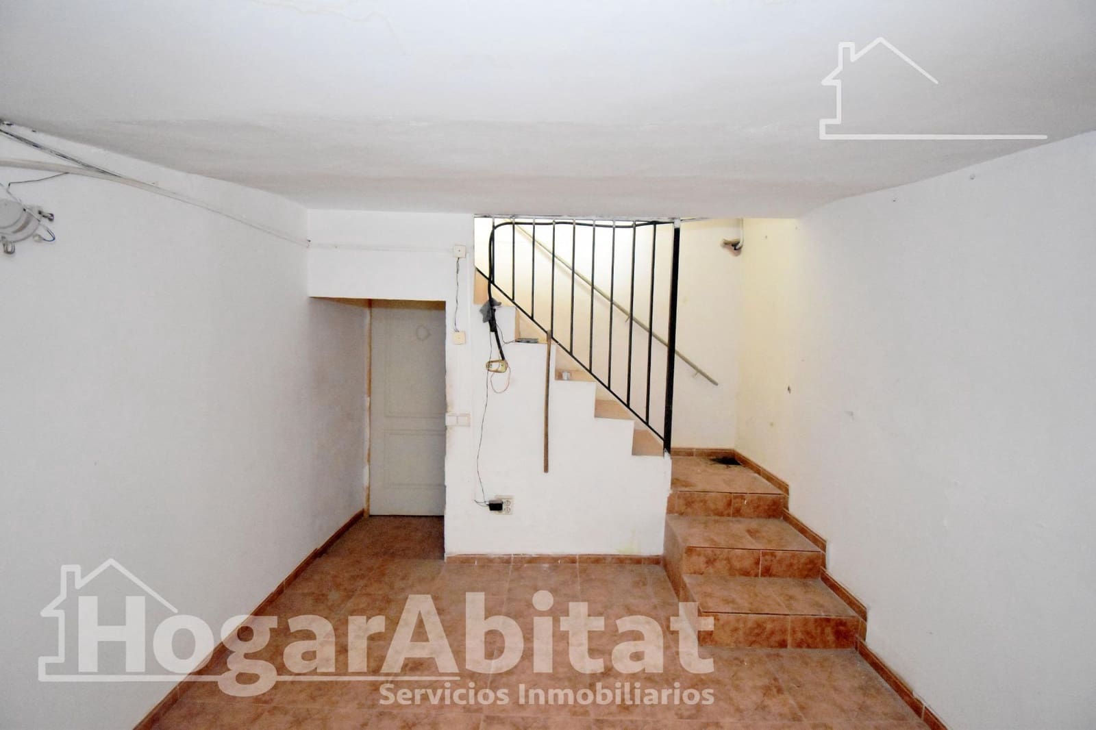 4 bedroom Townhouse for sale in Onda - € 145,000 (Ref: 9904000)