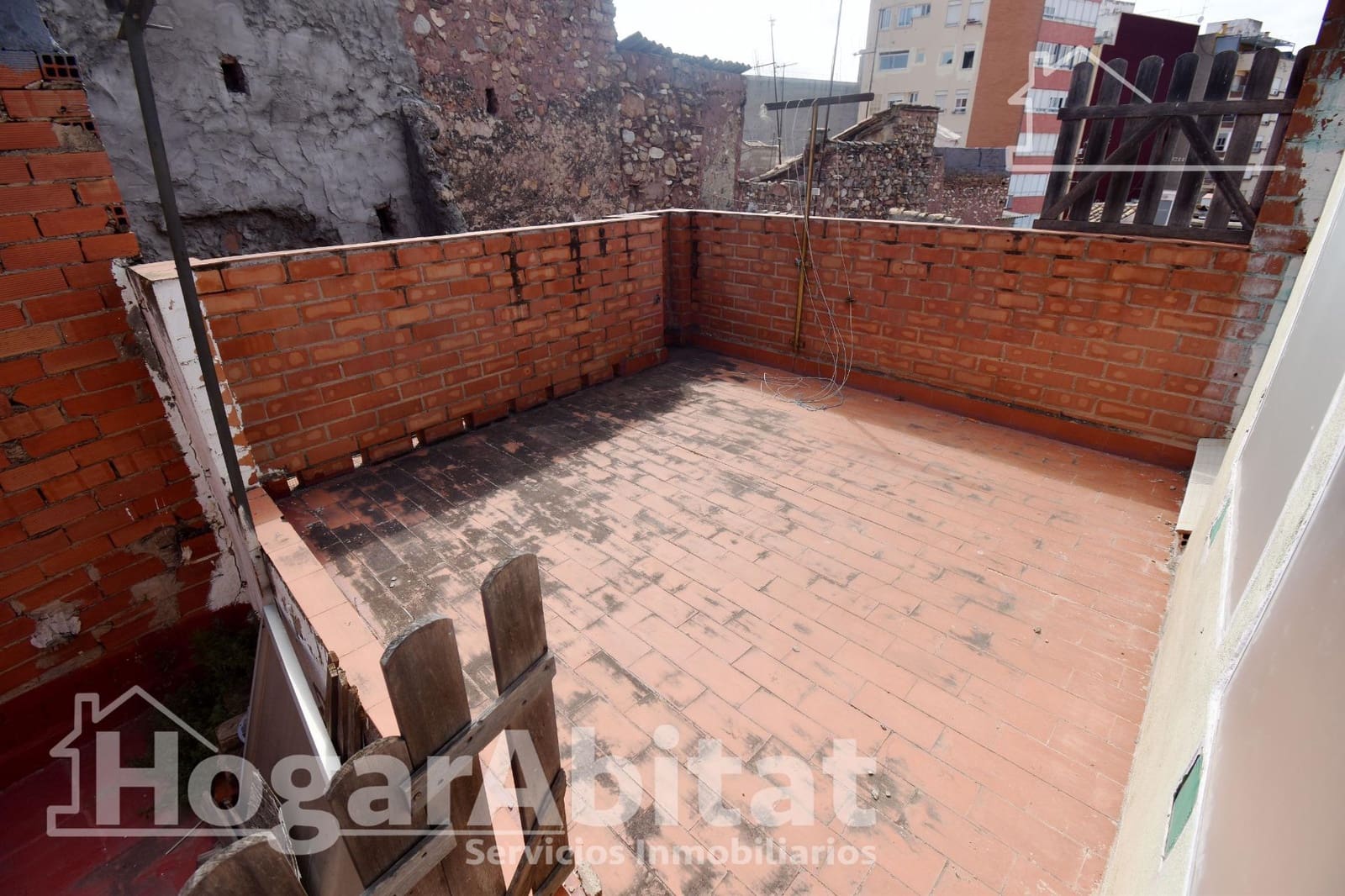 4 bedroom Townhouse for sale in Onda - € 145,000 (Ref: 9904000)