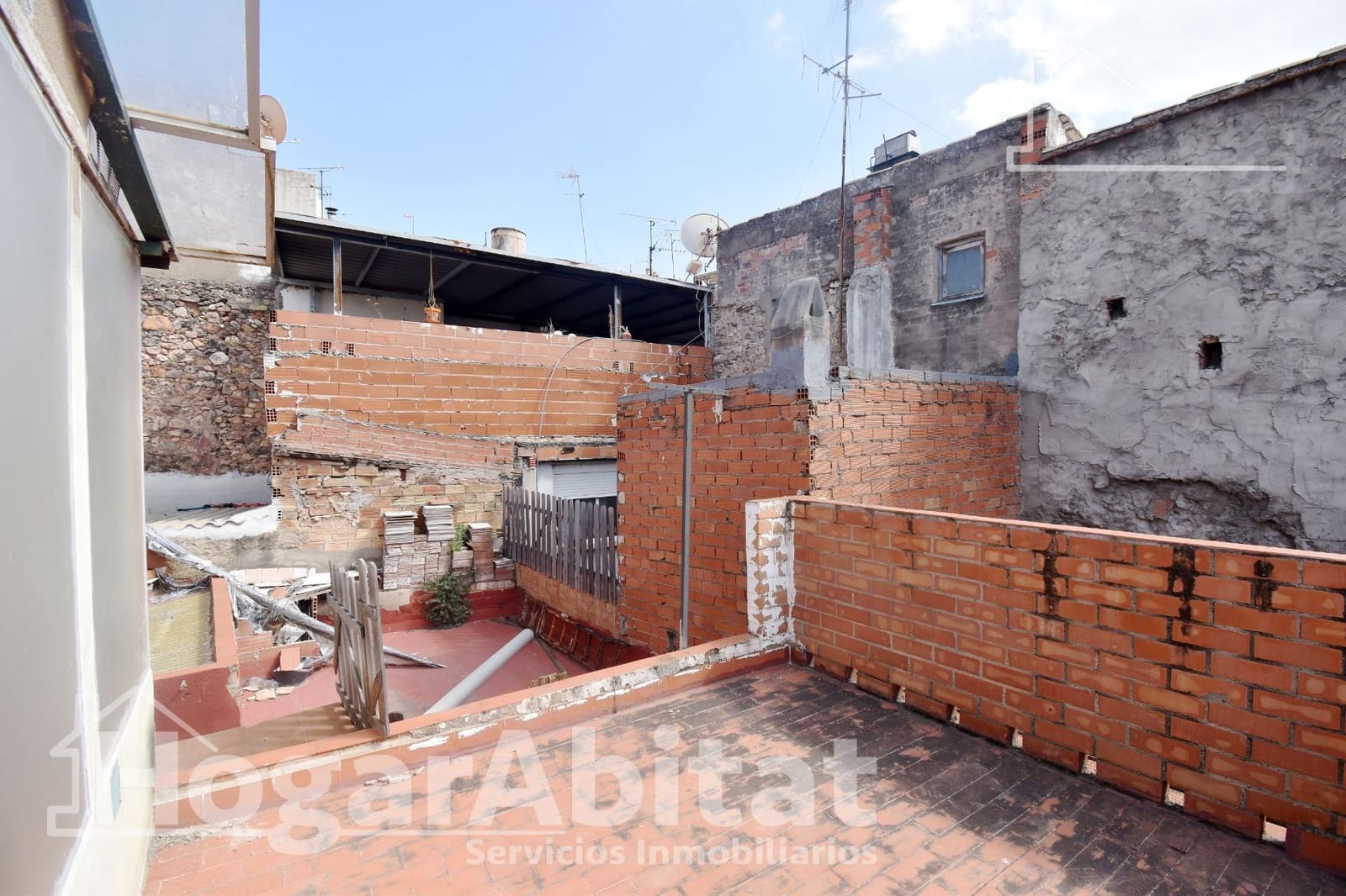 4 bedroom Townhouse for sale in Onda - € 145,000 (Ref: 9904000)