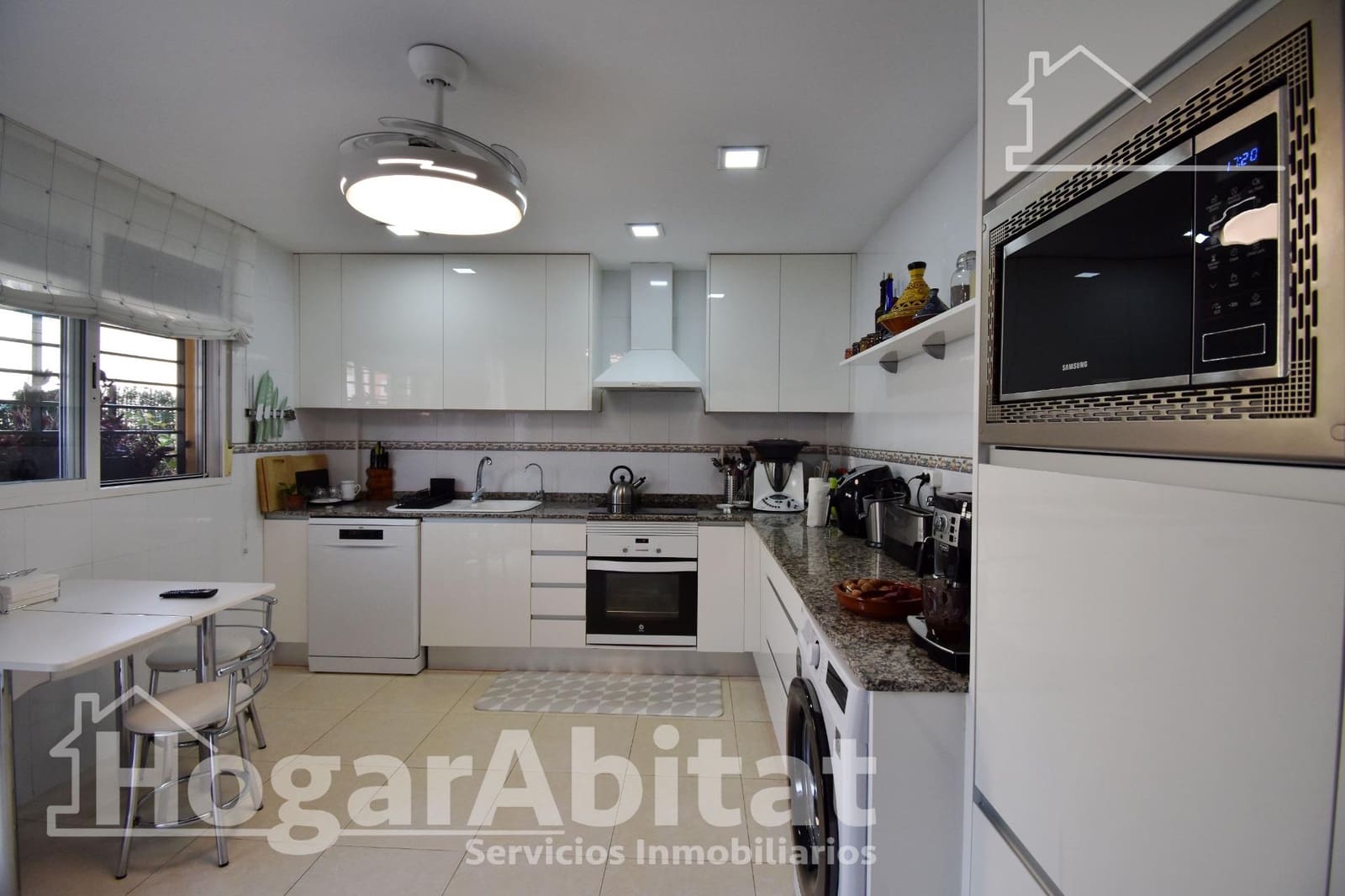 Adosado de 3 habitaciones en Almoines en venta con piscina garaje - 275.000 € (Ref: 9904003)