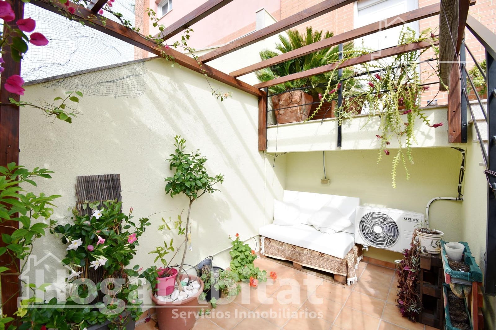 Adosado de 3 habitaciones en Almoines en venta con piscina garaje - 275.000 € (Ref: 9904003)