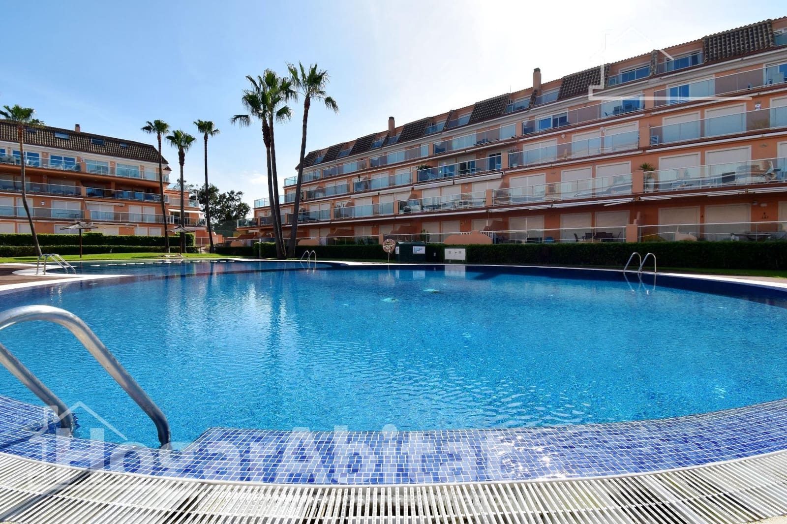 2 bedroom Flat for sale in Denia with pool garage - € 369,000 (Ref: 9904005)