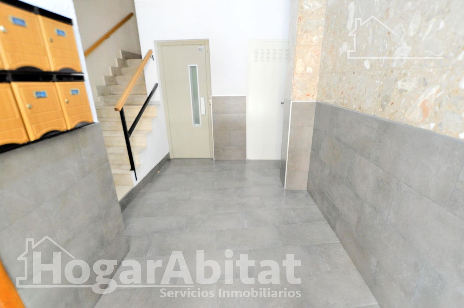 Piso de 4 habitaciones en Xirivella en venta - 189.000 € (Ref: 9911114)