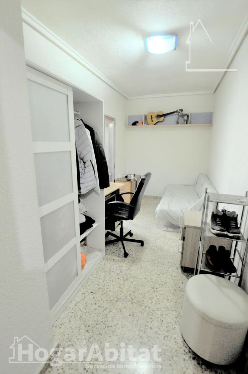 Piso de 3 habitaciones en Xirivella en venta - 195.000 € (Ref: 9911129)
