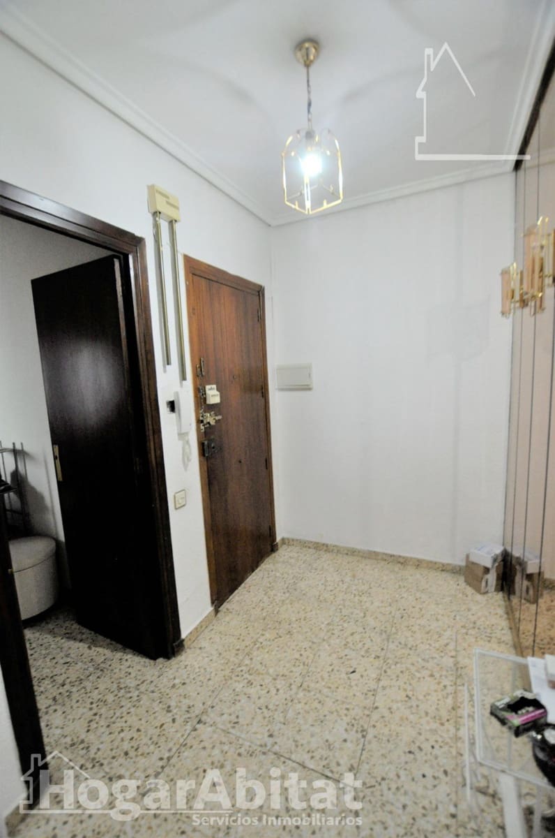 Piso de 3 habitaciones en Xirivella en venta - 195.000 € (Ref: 9911129)