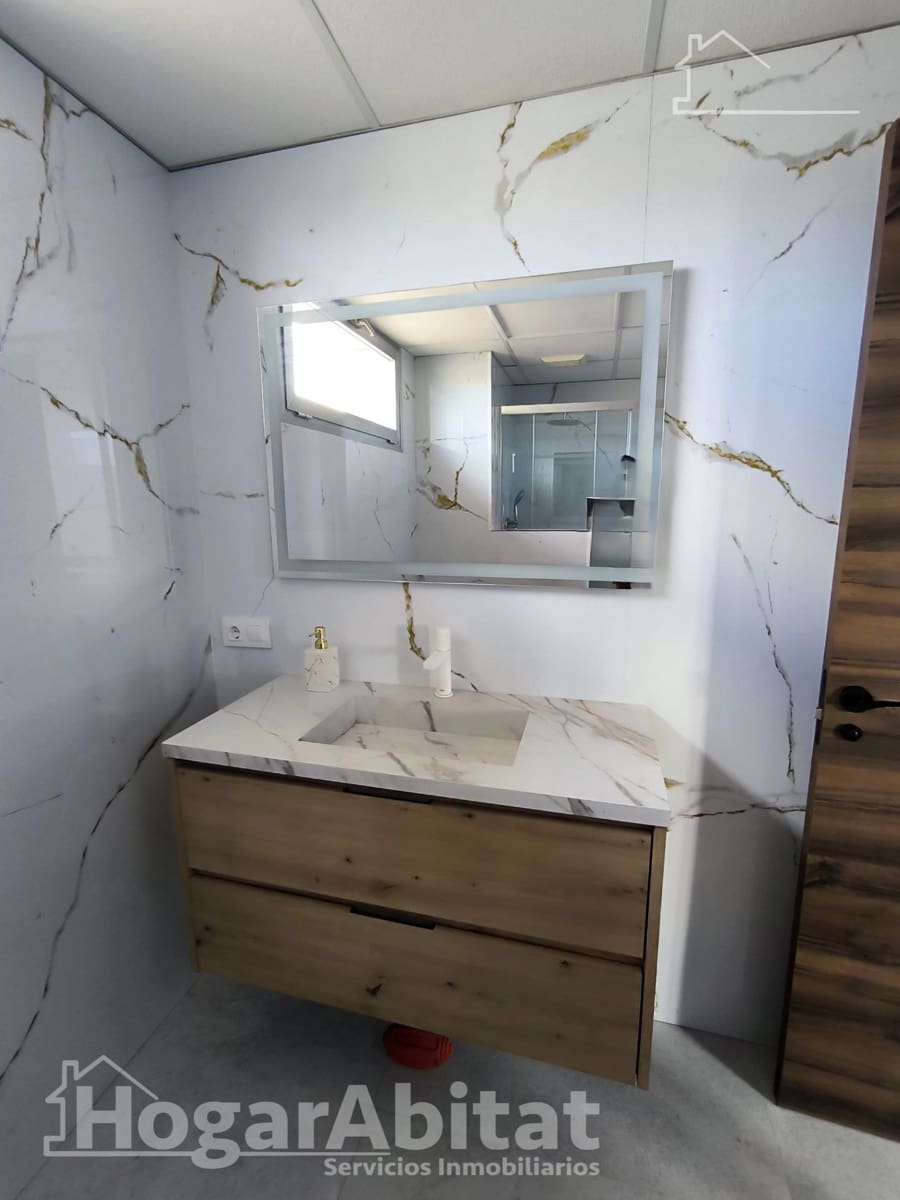 1 soveværelse Penthouse til salg i Torrent med garage - € 380.000 (Ref: 9911131)