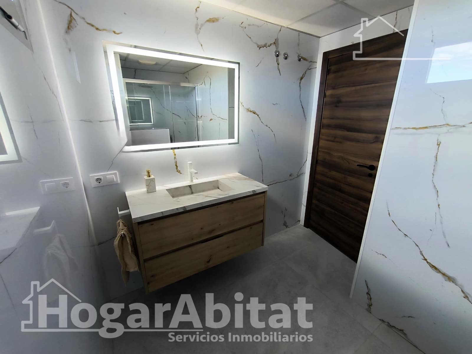 1 soveværelse Penthouse til salg i Torrent med garage - € 380.000 (Ref: 9911131)
