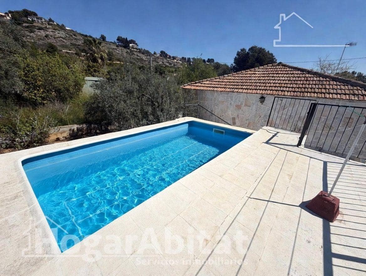 Chalet de 3 habitaciones en Torrent en venta con piscina garaje - 230.000 € (Ref: 9911132)