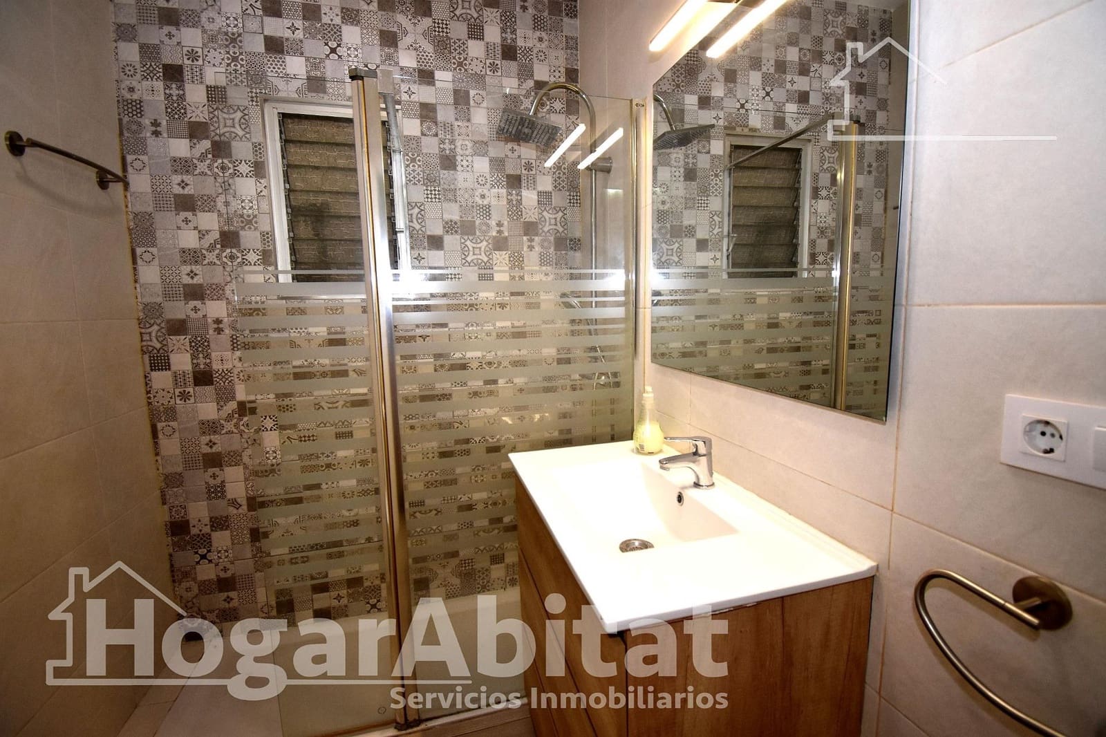 3 bedroom Townhouse for sale in Aldaia - € 300,000 (Ref: 9913233)