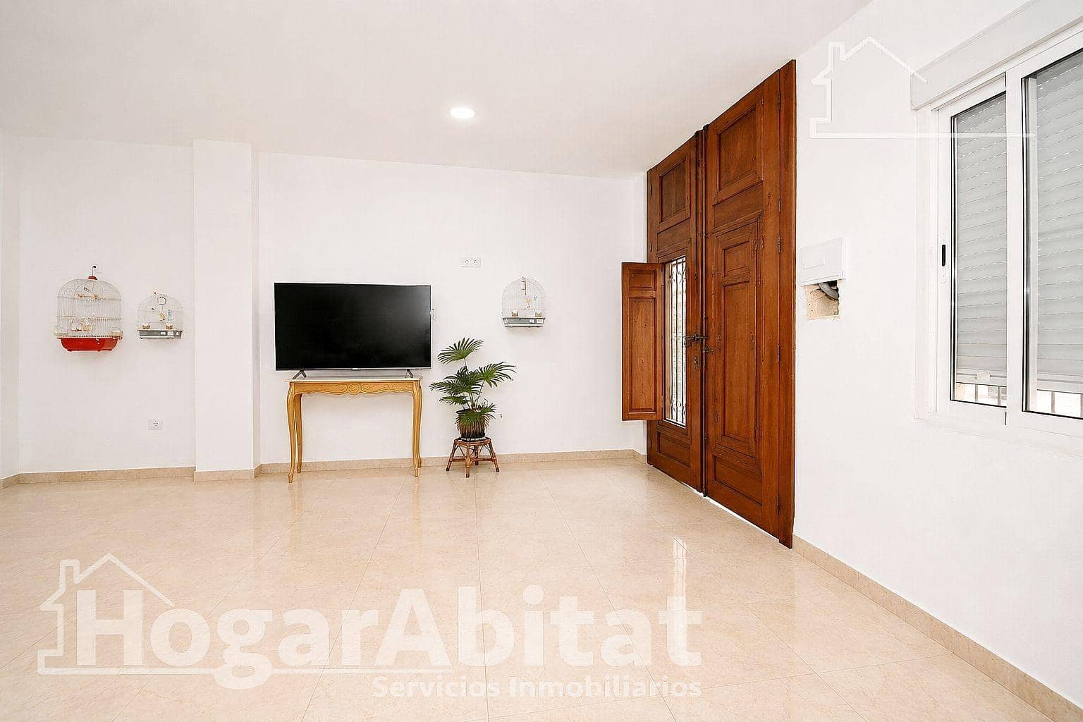 6 bedroom Townhouse for sale in Alzira - € 250,000 (Ref: 9913234)