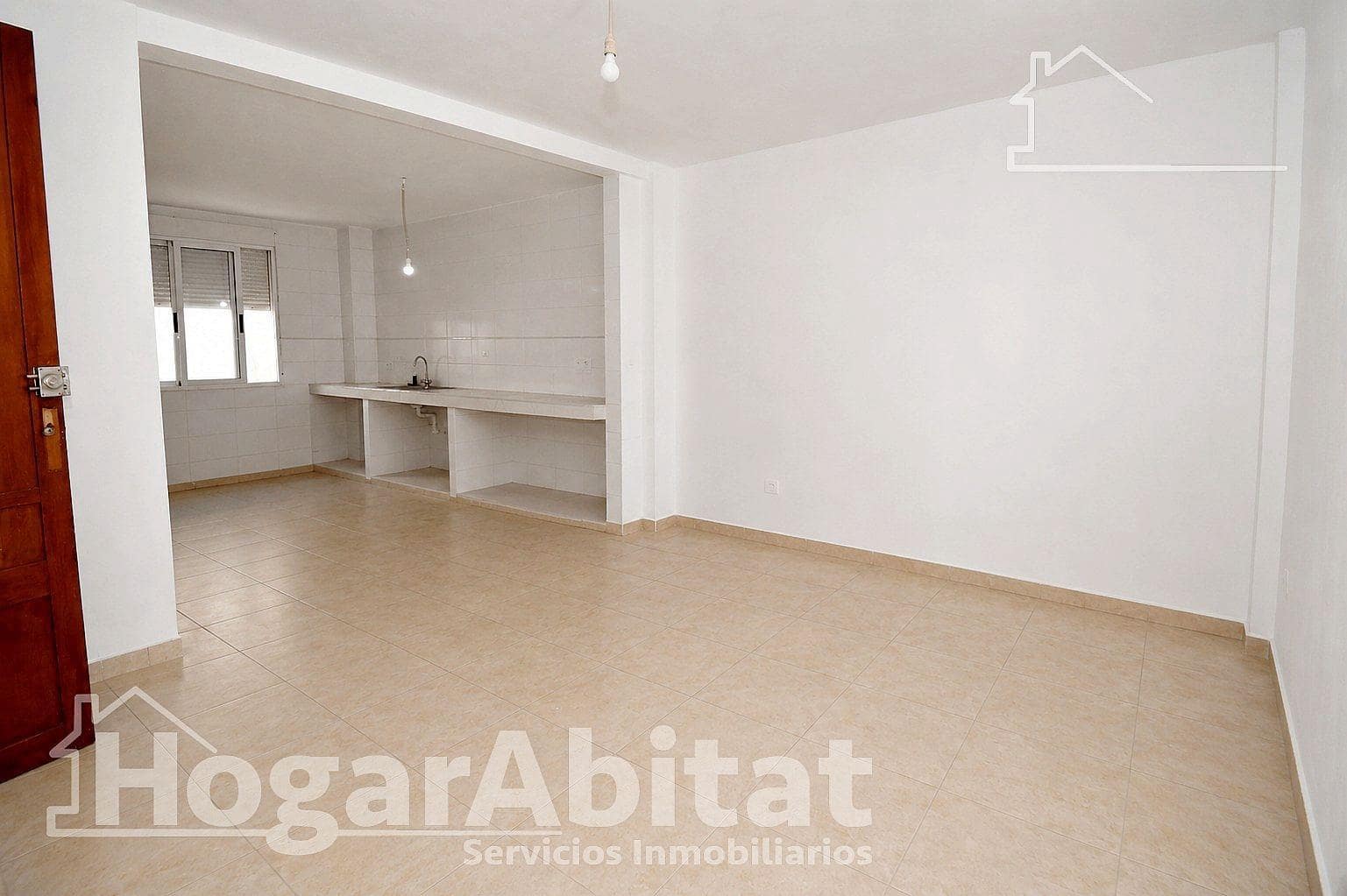 6 bedroom Townhouse for sale in Alzira - € 250,000 (Ref: 9913234)