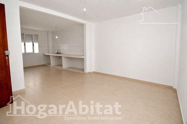 6 bedroom Townhouse for sale in Alzira - € 250,000 (Ref: 9913234)