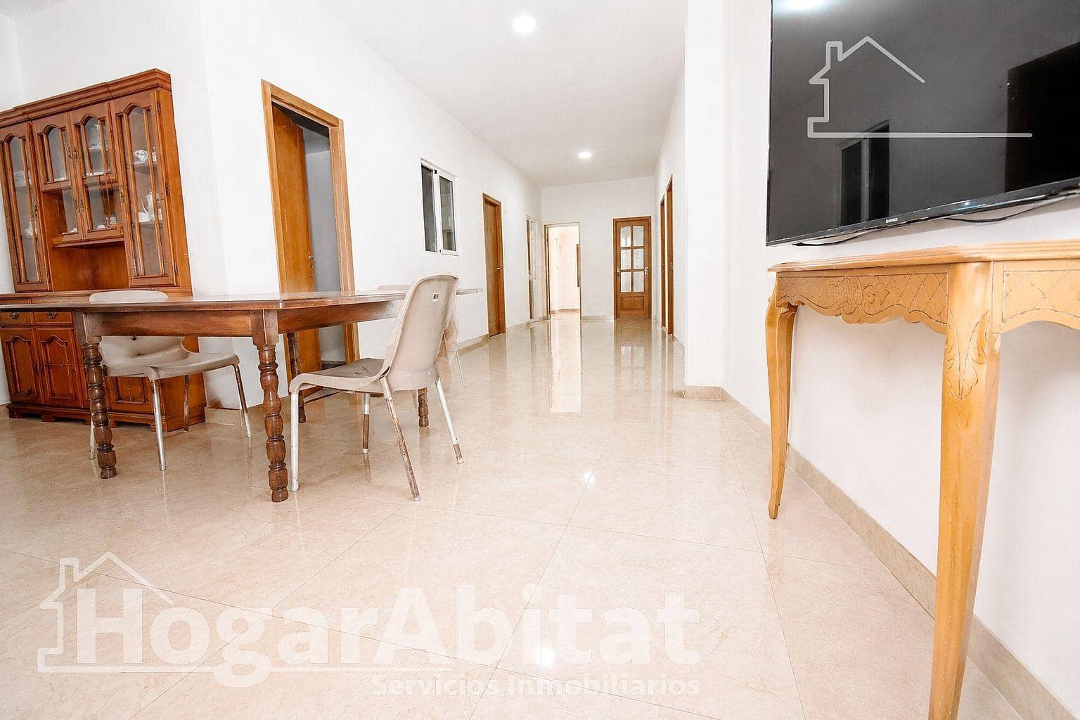 6 bedroom Townhouse for sale in Alzira - € 250,000 (Ref: 9913234)