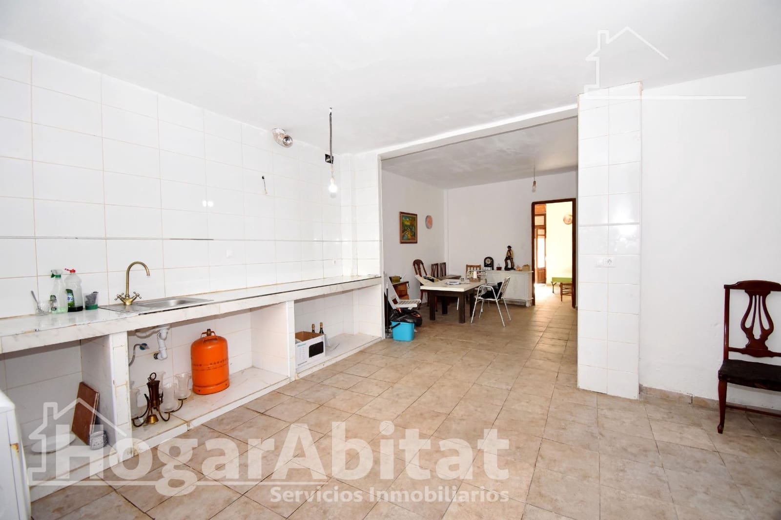6 bedroom Townhouse for sale in Alzira - € 250,000 (Ref: 9913234)