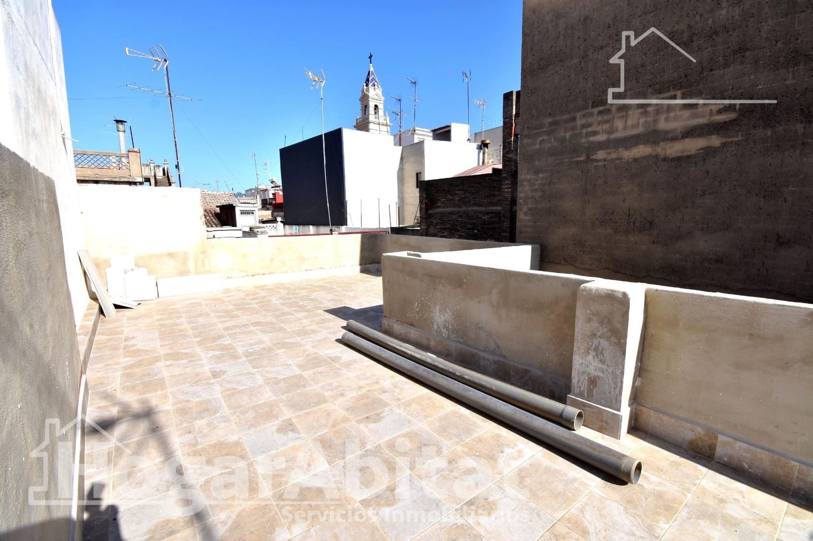 6 bedroom Townhouse for sale in Alzira - € 250,000 (Ref: 9913234)
